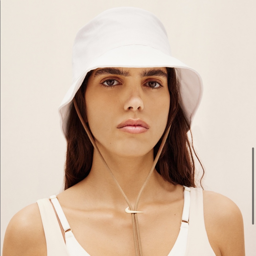 NWT Jacquemus x Nike Le Bob bucket hat white